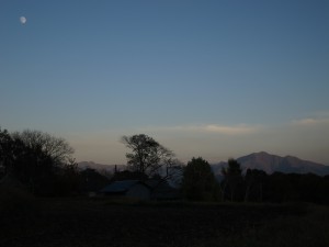 茅ヶ岳：夕刻の月