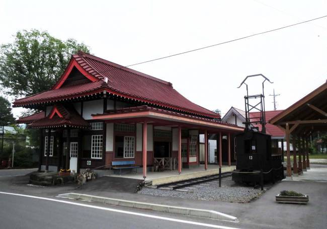北軽井沢駅舎と観光協会 嬬恋 北軽井沢逍遥 北軽井沢駅舎と観光協会 嬬恋 北軽井沢逍遥