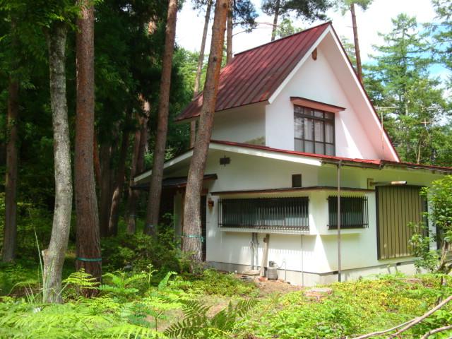 小川が夏の涼しさを演出 家庭菜園ができる安曇野から温泉つき中古別荘を世界を回った不動産屋がご紹介 安曇野 白馬の情報