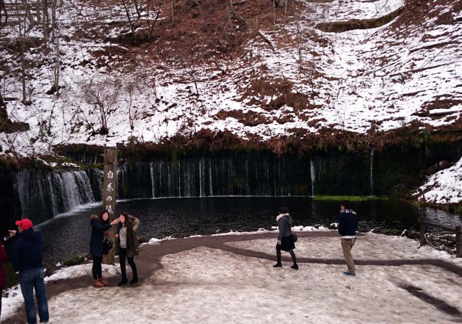 白糸の滝雪景色 この冬もイルミネーションが楽しみ 嬬恋 北軽井沢逍遥