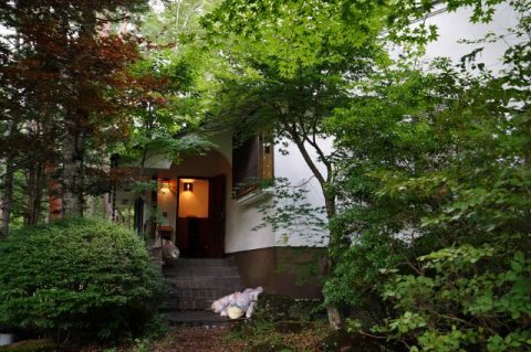 三井の森別荘の玄関