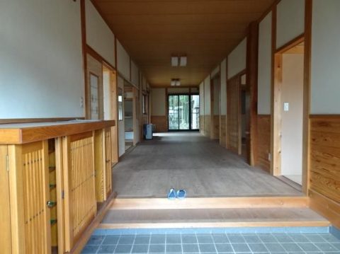【朝日村】ヒノキを存分に使った蔵付きで美しい中古住宅: 心躍る田舎暮らしの幕開け