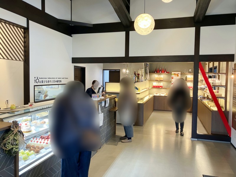 ニューモラス店内