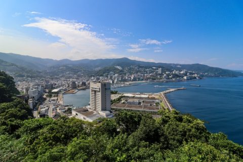 『東洋のモナコ』熱海ロープウェイからの絶景とロマンチックなビーチをお散歩