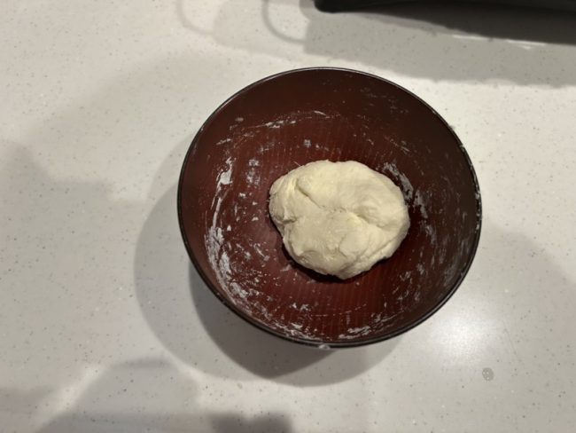 麺をこねる