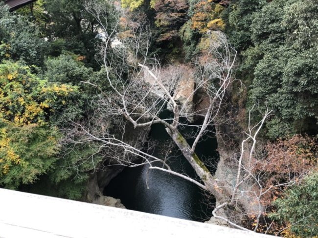 川