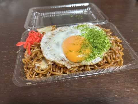 群馬県のB級グルメ！キッチンカー【愛家和】の太田焼きそばとたい焼き