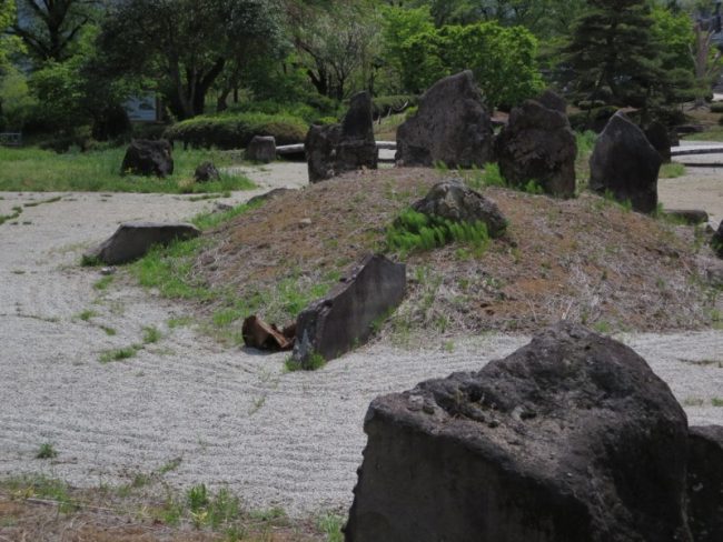 萬休院の舞鶴松