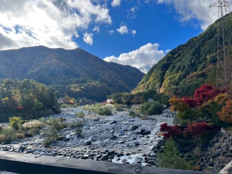 穴場紅葉スポット全国2位‼駒ケ根市の紅葉と絶品ご当地グルメを楽しむ【長野県駒ヶ根市】