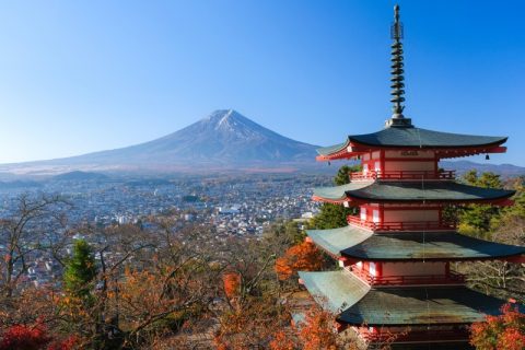 【山梨・富士吉田】新宿から1時間50分!富士山と五重塔が一緒に見れる神社「新倉富士浅間神社」