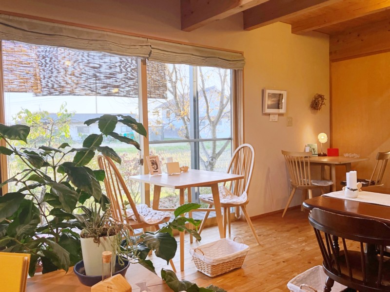 cafe七十二候の店内