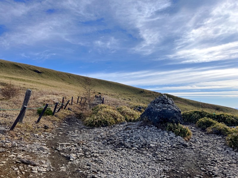 車山山頂への道