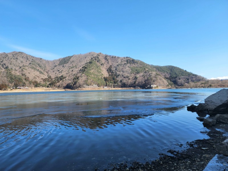 湖水が綺麗な精進湖