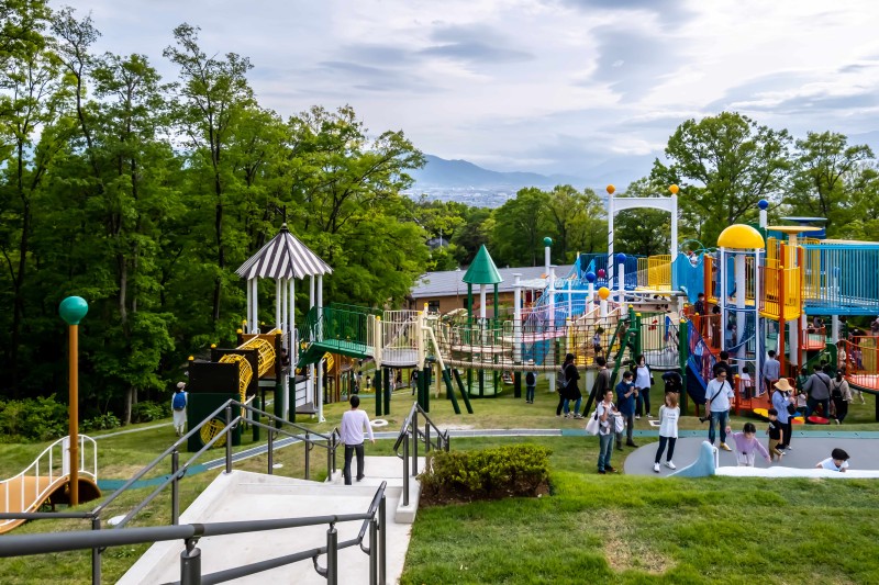 山梨県立科学館　子ども遊び場　こどもの国　山梨　移住