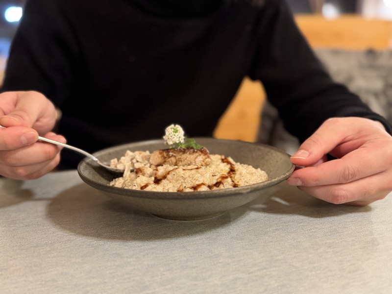 フォアグラのリゾットを食べる